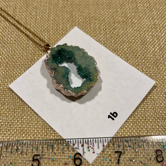 Natural Geode Stone & Crystal Quartz Christmas King Noble Fir Green Necklace 1b - Picture 7 of 11